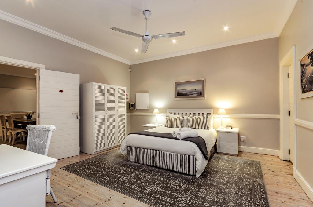 First Avenue Guesthouse Port Elizabeth Exterior photo